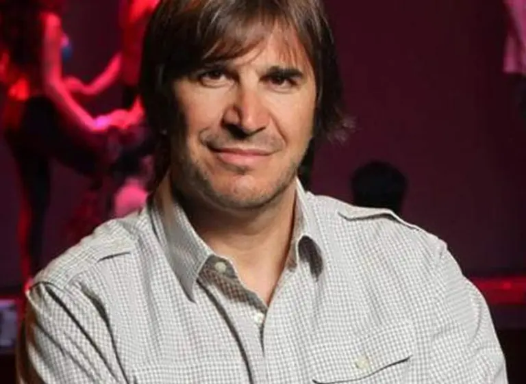 Quién es el productor teatral que potenció a Sergio Massa en la Costa Atlántica