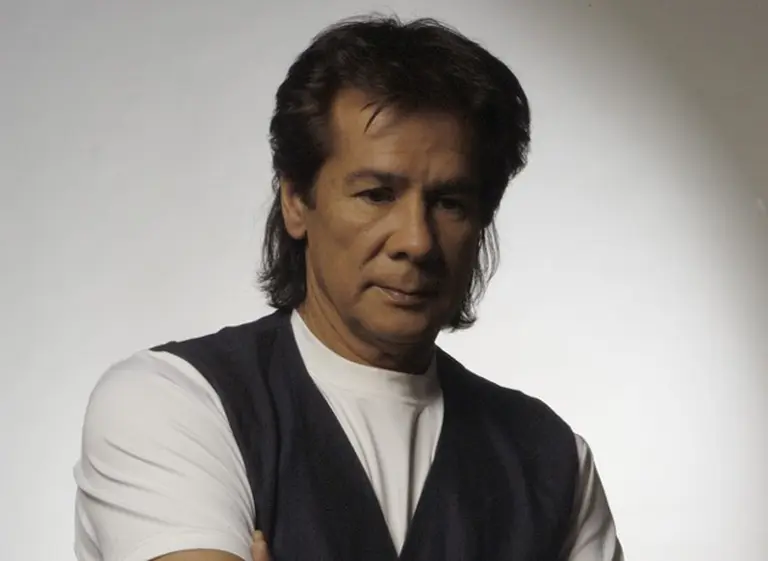 ¿Cuánto cobró Ví­ctor Heredia por su participación en los festivales "Todas las Voces"?