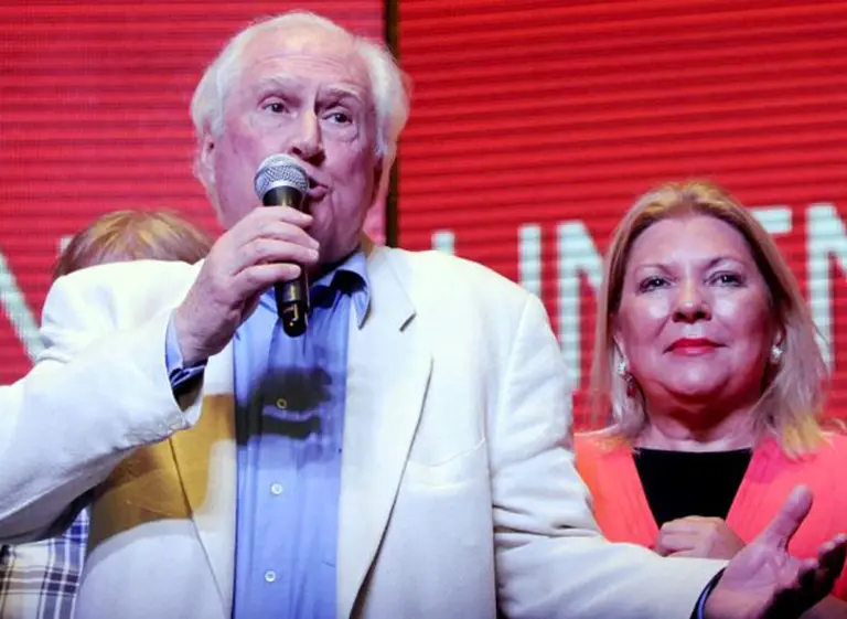 Faltazos de los bloques de Carrió y Solanas a la apertura de las sesiones ordinarias