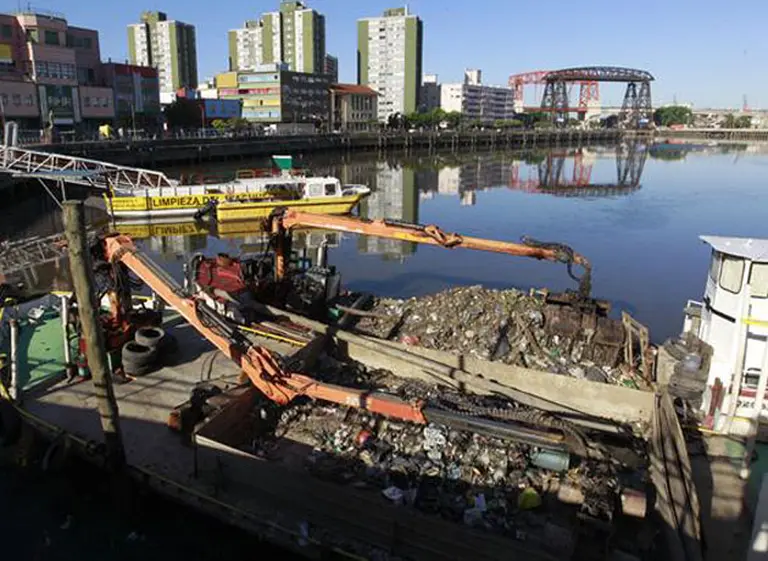 Desde el Gobierno admitieron que el estado actual del Riachuelo "no es el mejor"