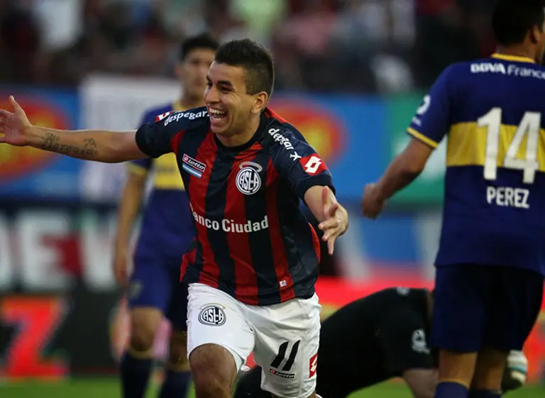 Embargo a San Lorenzo: sospechan que el pase de Angel Correa es de una banda narco