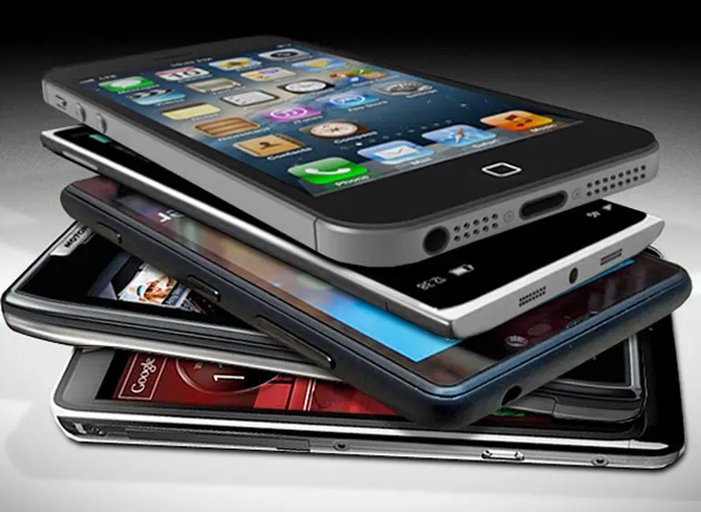 Celulares y un mercado paralelo: por mes ingresan a la Argentina 205.470 aparatos de contrabando