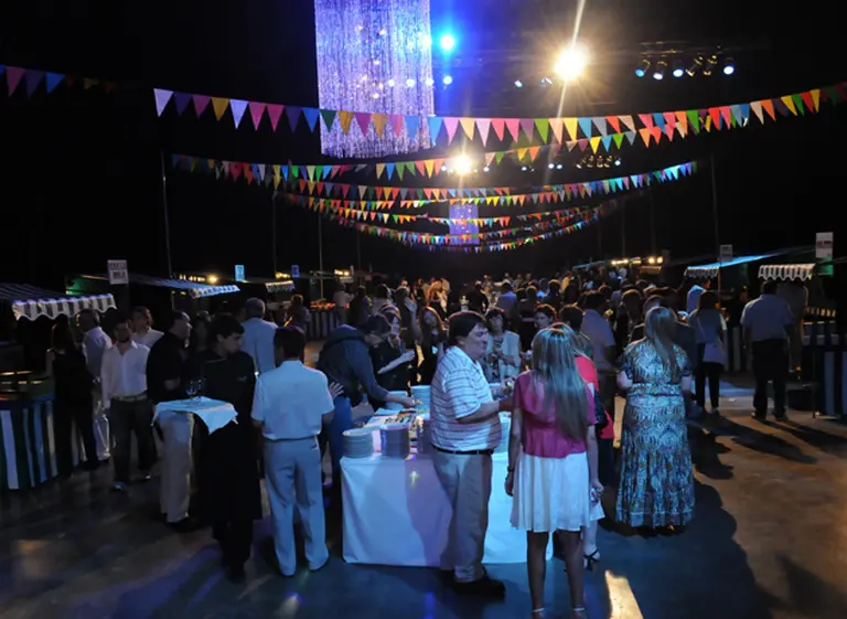 Fiestas de fin de año: las empresas invertirán más de $1.000 por empleado