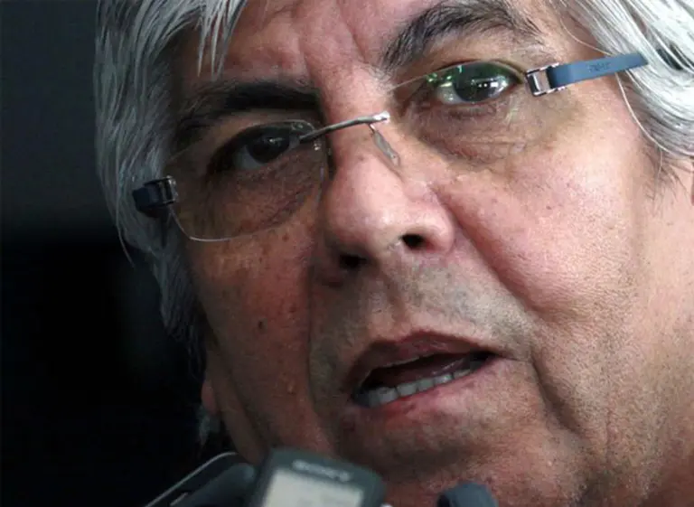 Moyano cree que Cantero deberí­a dejar la presidencia de Independiente