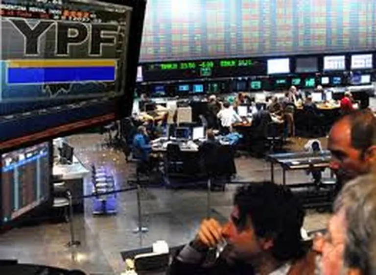 Las acciones de YPF cayeron un 3% luego que Repsol aprobó el acuerdo