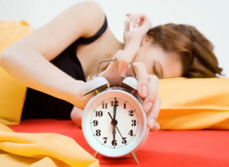 "Jet lag social": dormir más los fines de semana puede afectar la salud