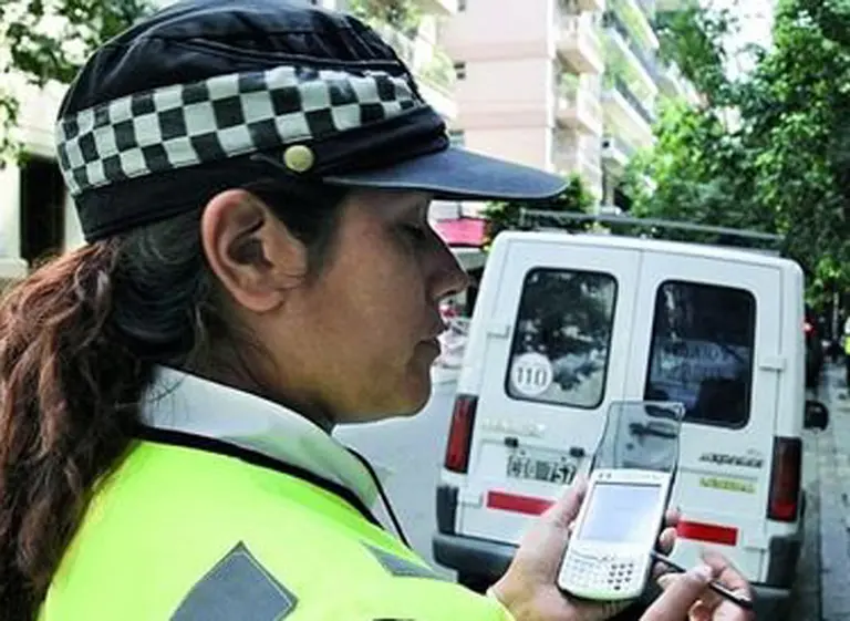 Por la suba del combustible, la Ciudad aumentó las multas de tránsito: ¿cuánto costarán?