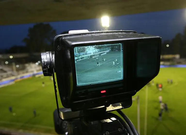 Fútbol para Todos, versión macrista: ¿gestión profesionalizada o regreso de "beneficios" al Grupo Clarí­n?