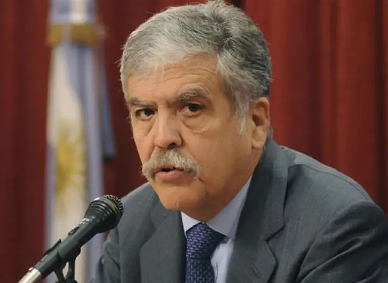 Julio de Vido confirmó que habrá una "eliminación parcial de los subsidios" a hogares