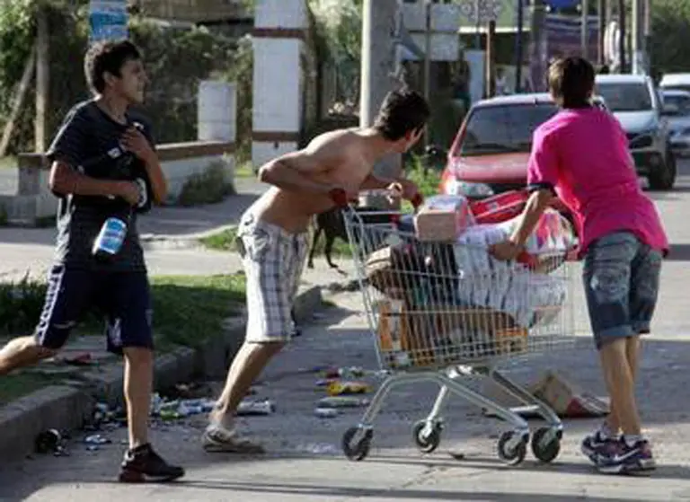 Entre saqueos y violencia: las imágenes que reflejan el conflicto en la provincia de Córdoba