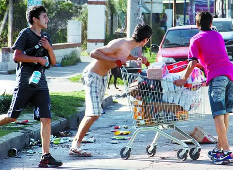 Violenta ola de robos: una ví­ctima fatal y más de 200 las personas heridas