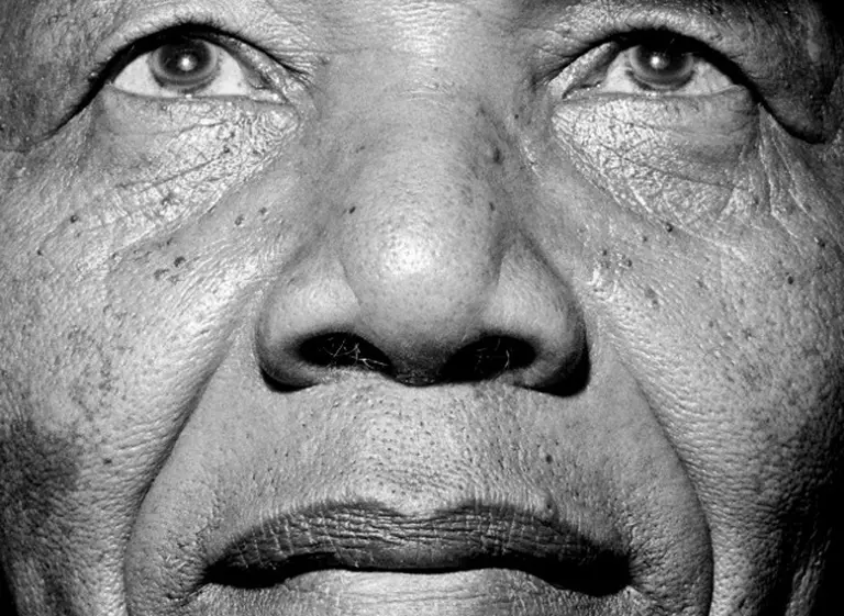Murió Mandela, nace el mito: la vida del luchador preso por 27 años que llegó a ser presidente