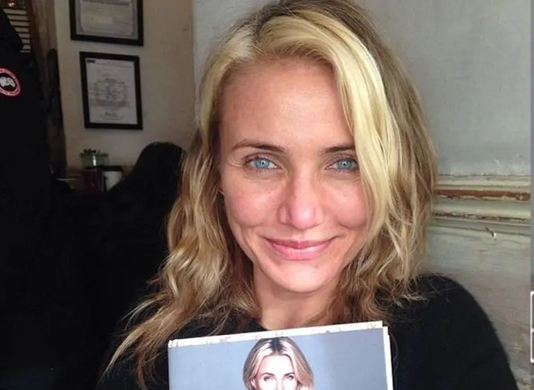 Cameron Dí­az lanza libro y posa sin "una gota" de maquillaje