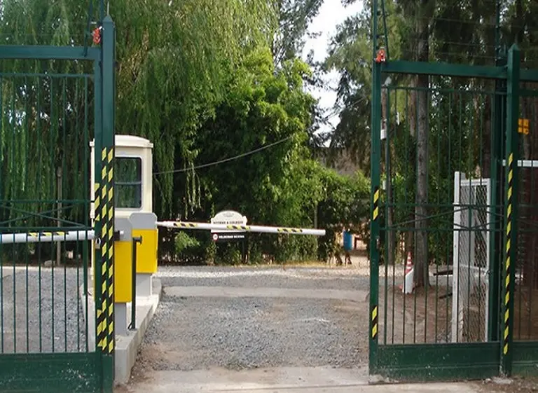 Robaron en un country de Pilar mientras mantení­an cautivos a los guardias