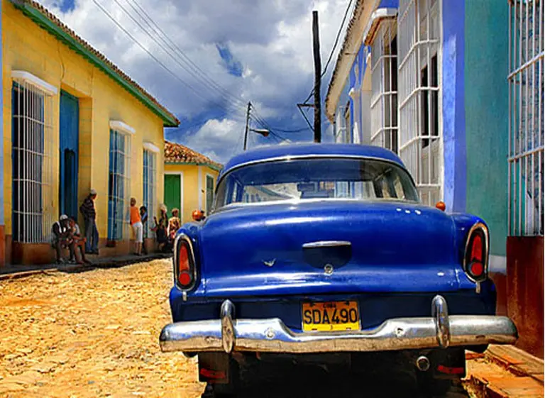 Por primera vez en 50 años, Cuba libera la venta de autos nuevos a los residentes