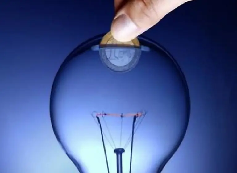 Bajar 50% el déficit fiscal requiere un alza de 400% de las tarifas eléctricas