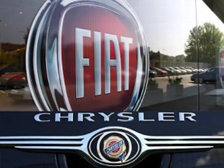 Fiat compró el 41,5% de las acciones de Chrysler y ahora controla el total de la compañí­a