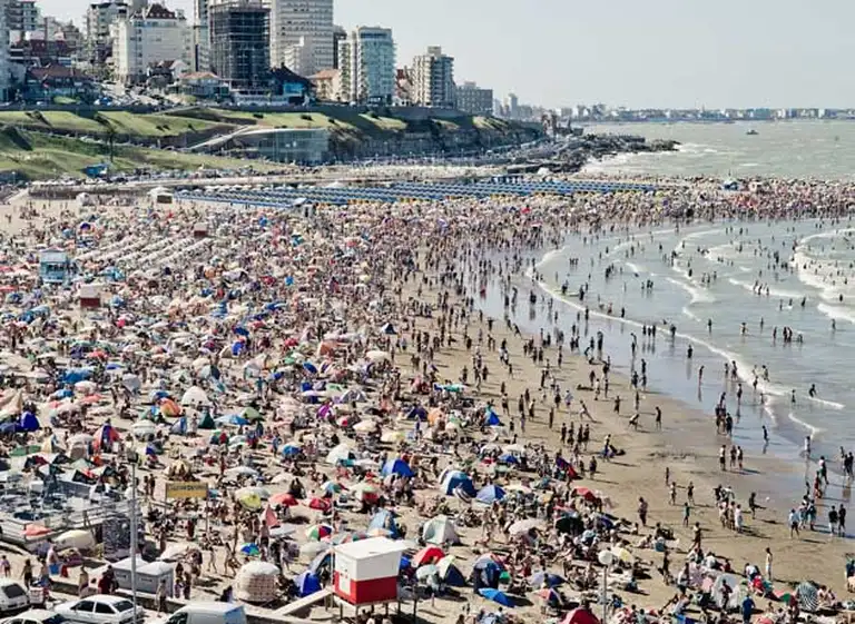 "Defendemos los feriados largos", dice el Gobierno tras el fin de los "puentes"