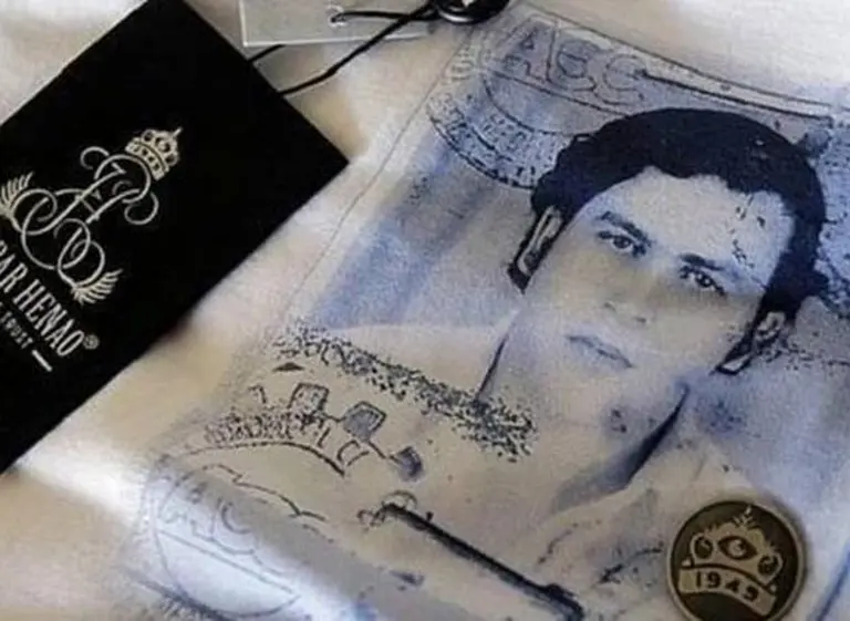 Crece la polémica por las camisetas el hijo de Pablo Escobar inspiradas en su padre