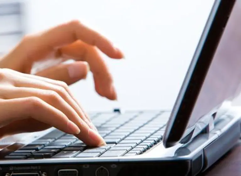 Advierten sobre una nueva ola de correos electrónicos infectados