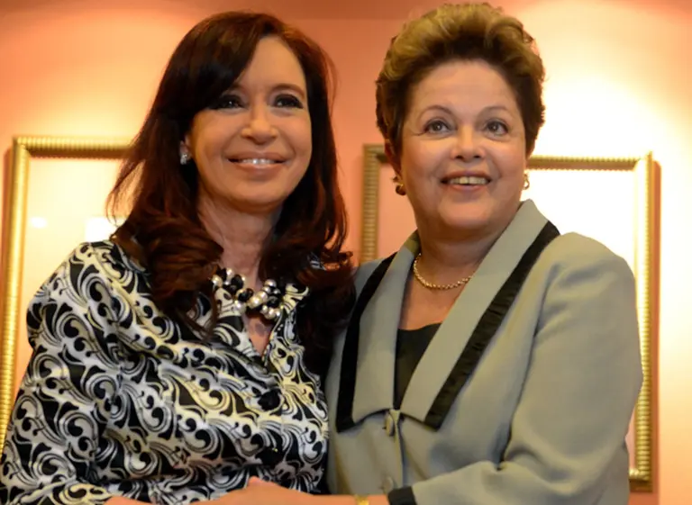 Brasil ayuda a la Argentina y negocia con empresarios locales para que compren los bonos a los buitres