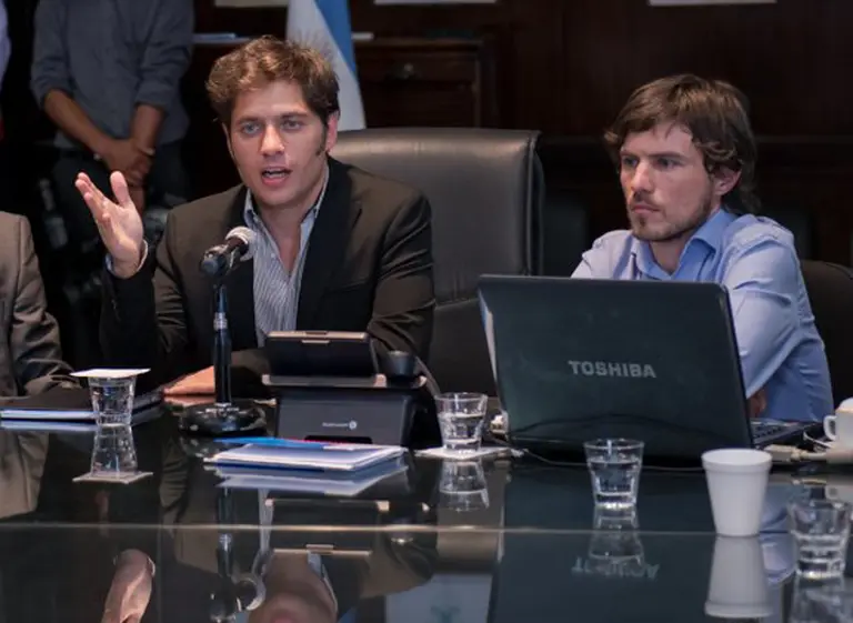 Ya rige el control oficial de precios y costos para las principales empresas del paí­s