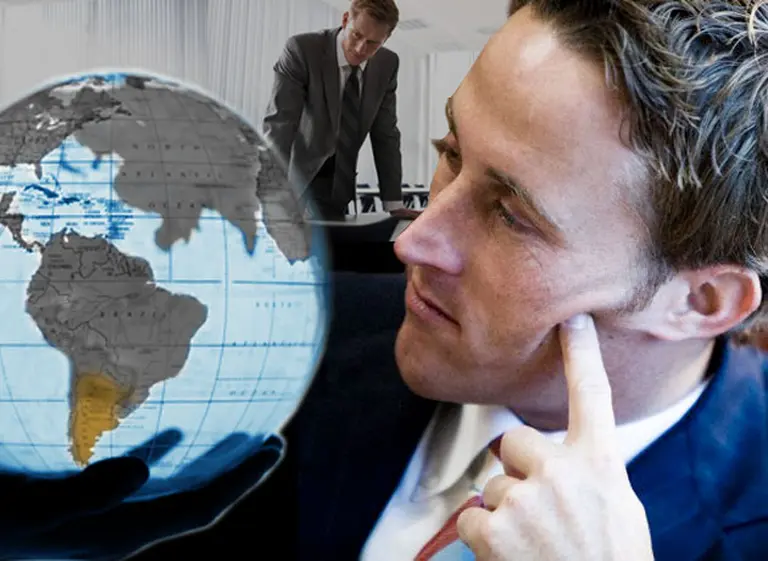 En la Argentina "devaluada", los puestos regionales logran más beneficios y hasta sueldos "dolarizados"