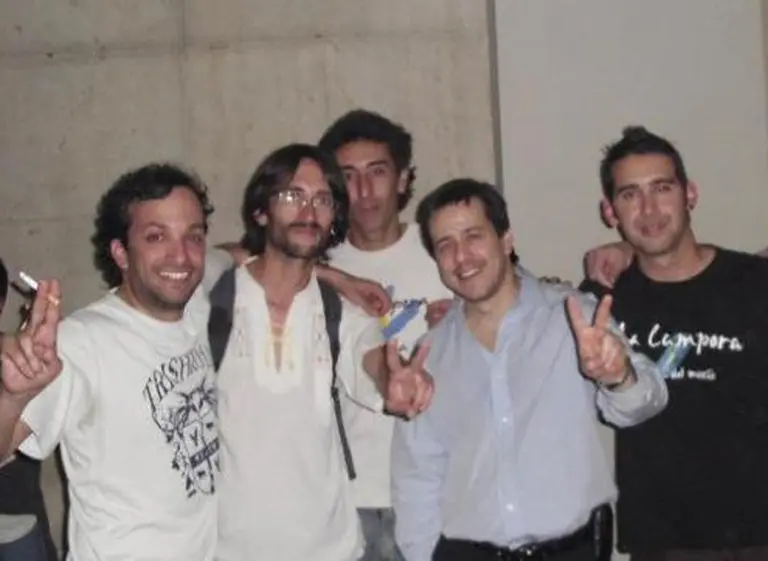 Reibel Maier (izquierda), con Mariano Recalde (al centro) y otros amigos