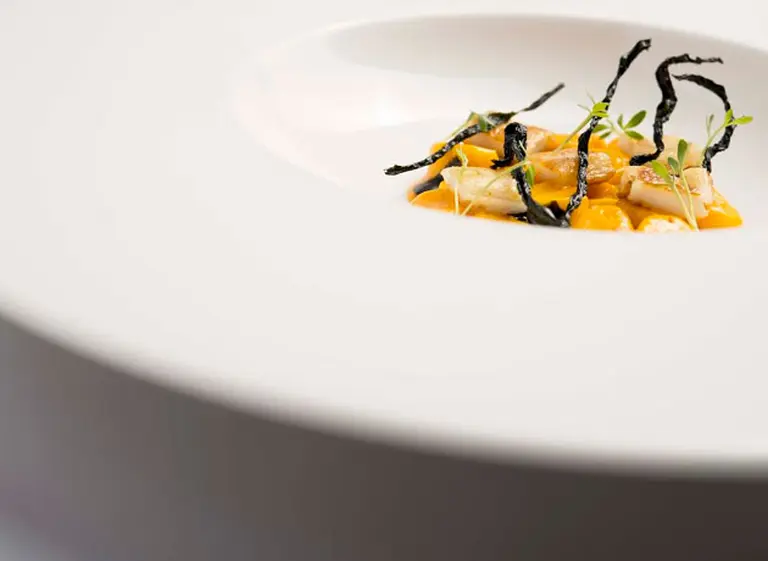 Receta de lujo: Gonzalo Aramburu te enseña a preparar gnocchi soufflé con crema de azafrán