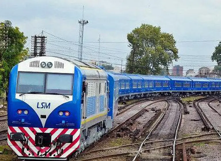 Los trenes Mitre, San Martí­n, Belgrano Sur y Roca quedarán bajo gestión privada