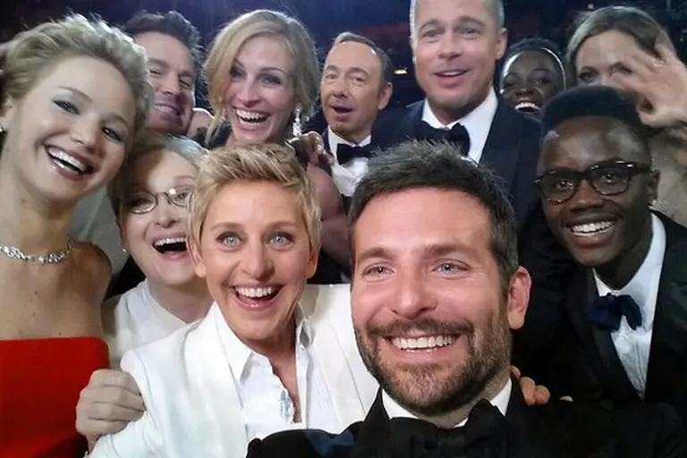La jugada maestra de Samsung detrás de la "selfie" de los Premios Oscar