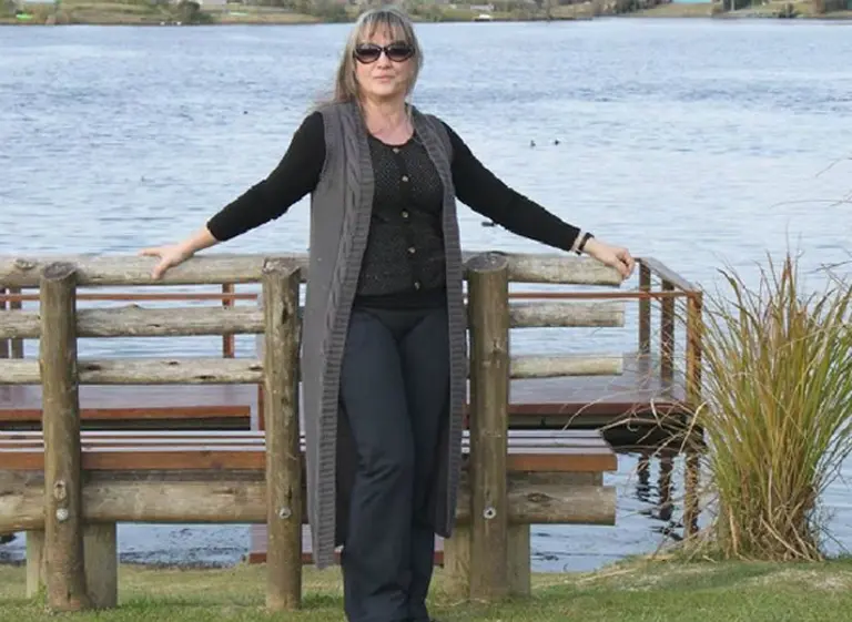 Polémica con mediática vintage: acusan a Zorzenón de robarse un salamí­n y un fernet de un chino