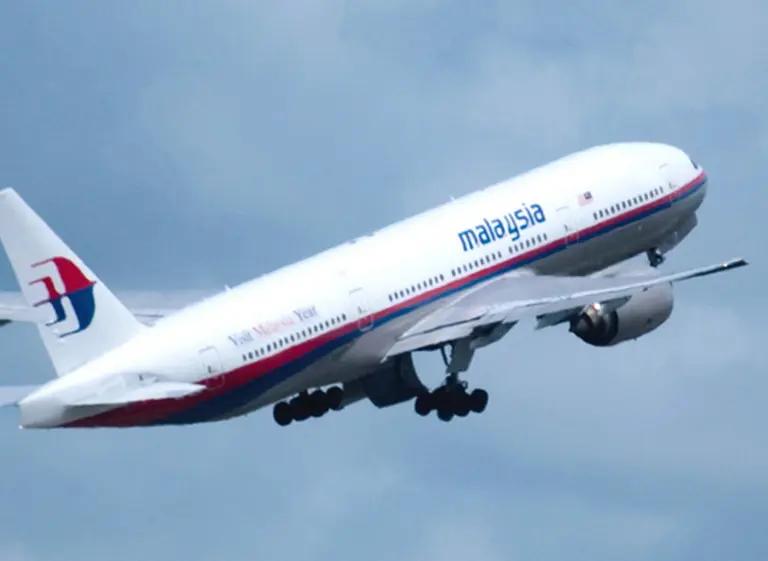 Interpol descarta "ataque terrorista" en el avión desaparecido de Malaysia Airlines