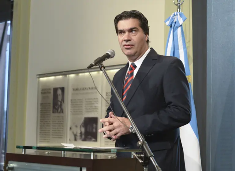 Capitanich desmintió rumores sobre su renuncia y los calificó de "operaciones"