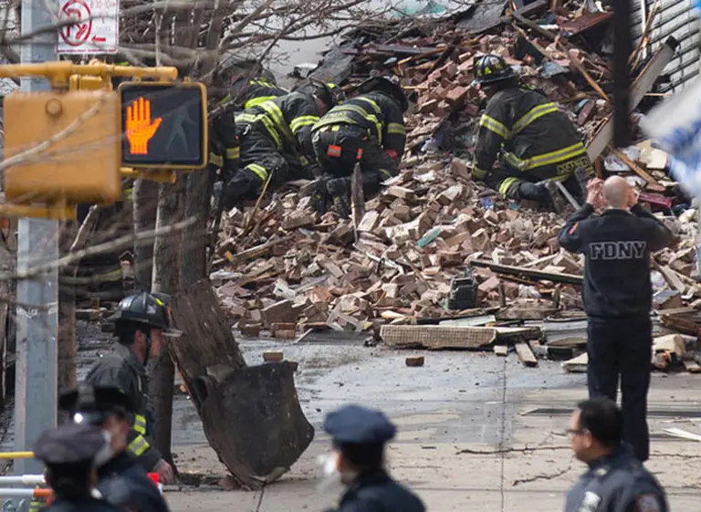 Explosión en Nueva York: ya hay 7 muertos y buscan desaparecidos