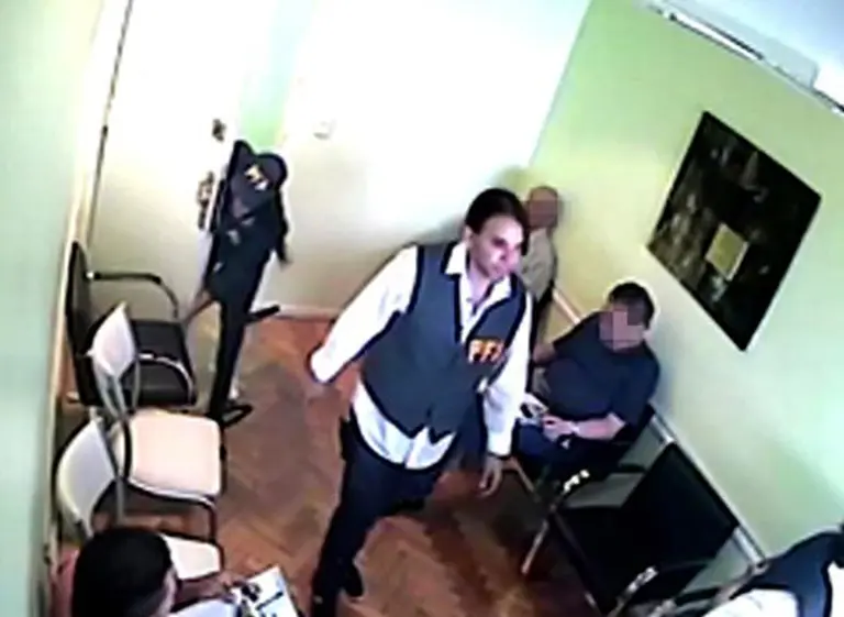 Fueron apartados los policí­as que habrí­an pedido coimas en el allanamiento de Oyarbide