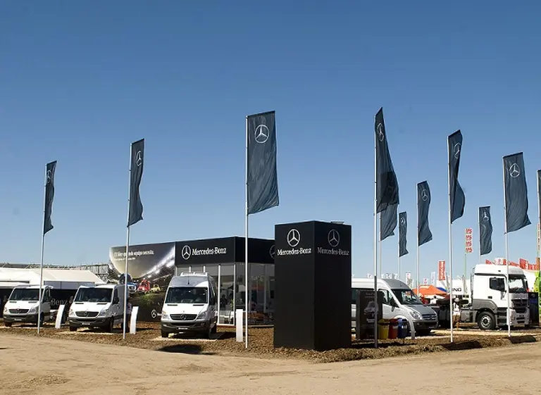 Mercedes Benz apunta a los comerciales: presentó la Sprinter Silver Edition y el Axor 2035