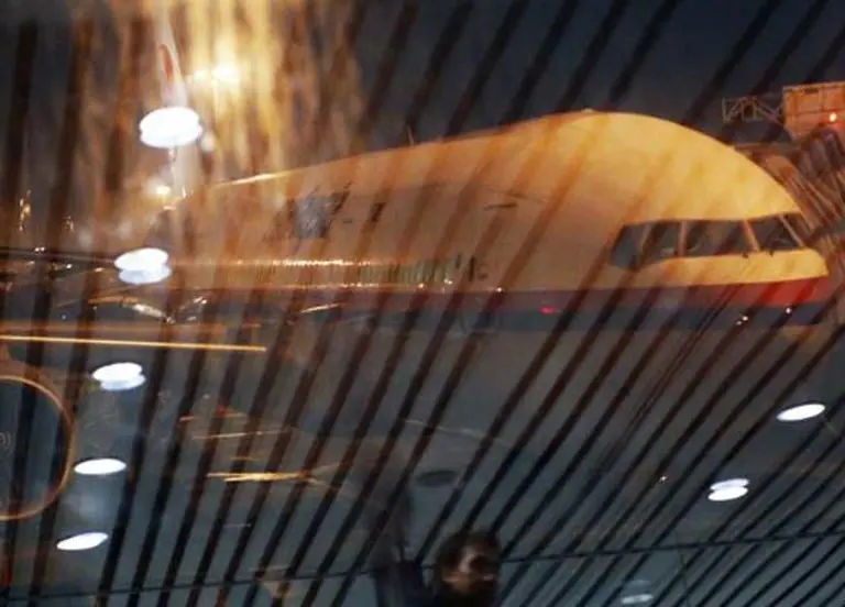 Nueva teorí­a sobre avión desaparecido: sospechan que la ruta fue cambiada con una computadora a bordo