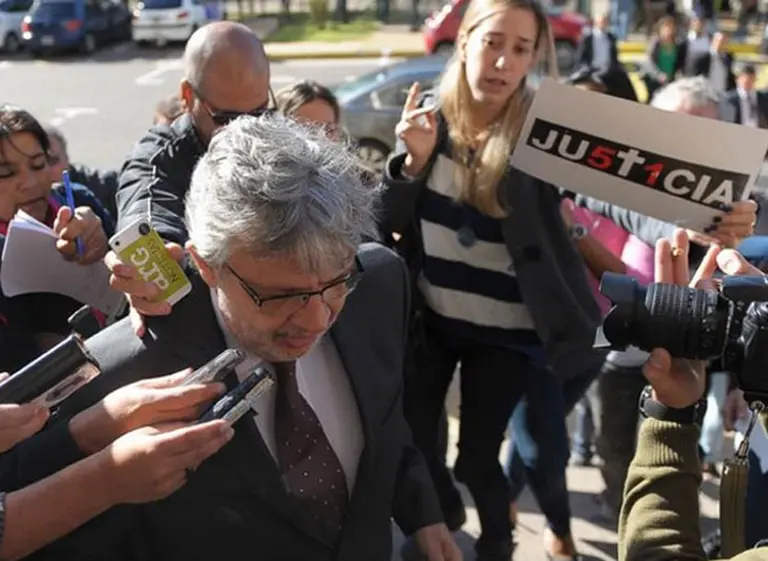 Juicio oral por la tragedia de Once: los familiares de las ví­ctimas recibieron con insultos a Schiavi
