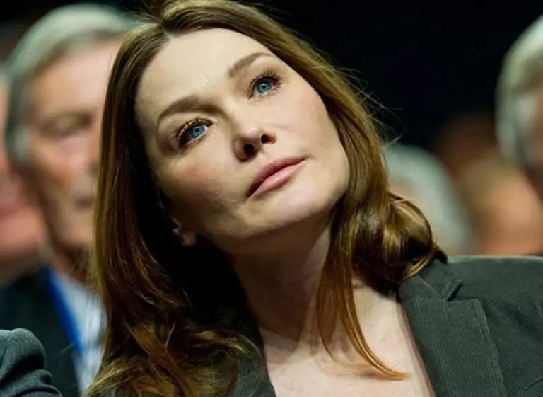 Subastaron la foto de Carla Bruni completamente desnuda por u$s91.000