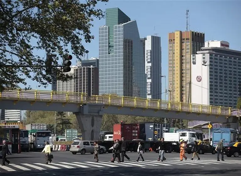 Más de la mitad de los automovilistas no respetan la prioridad del peatón