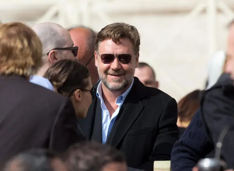 Russell Crowe no se rinde: ahora fue a ver a la audiencia pública del Papa para pedirle que vea su pelí­cula