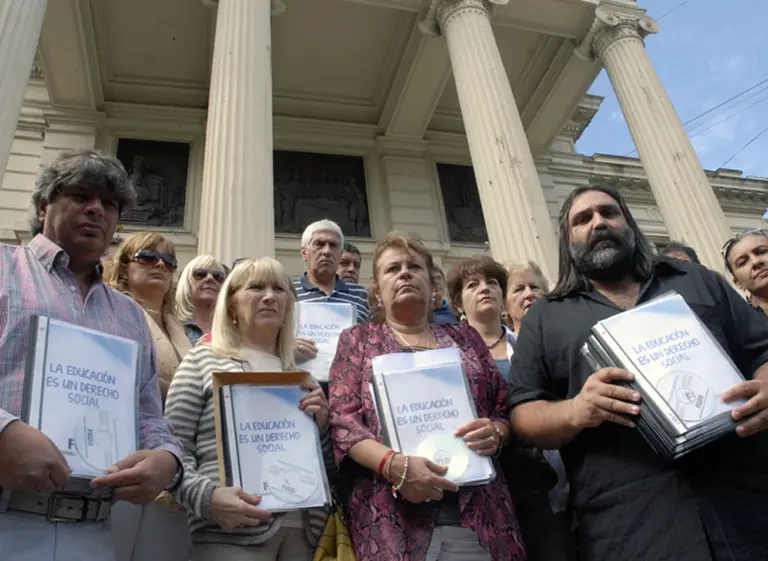 Se profundiza el conflicto docente: los gremios defienden el paro y convocan a una marcha nacional