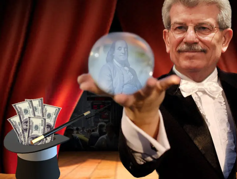 El "mago" Fábrega gana aplausos por dormir al dólar pero se teme por los costos ocultos del "hechizo"