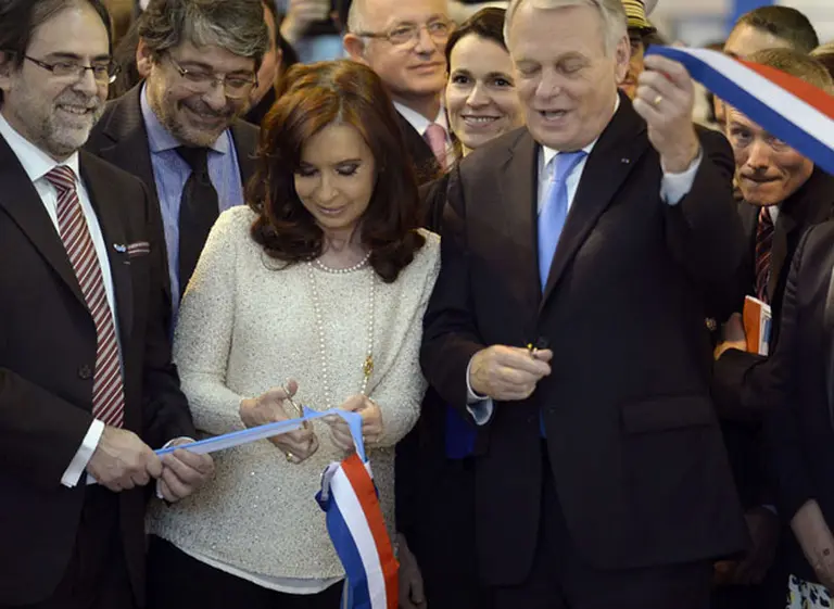 Cristina inauguró el Salón del Libro de Parí­s y destacó a escritores argentinos