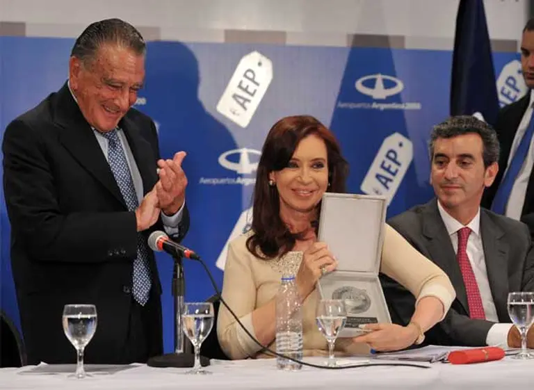 Cristina aseguró que la "clase media y media baja pueden acceder a un viaje en avión"