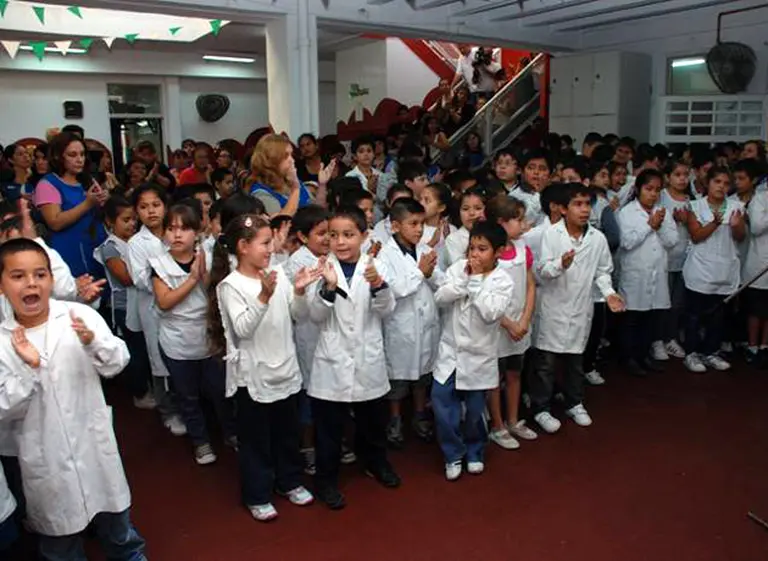 En la última década, miles de estudiantes migraron de la escuela pública a la privada