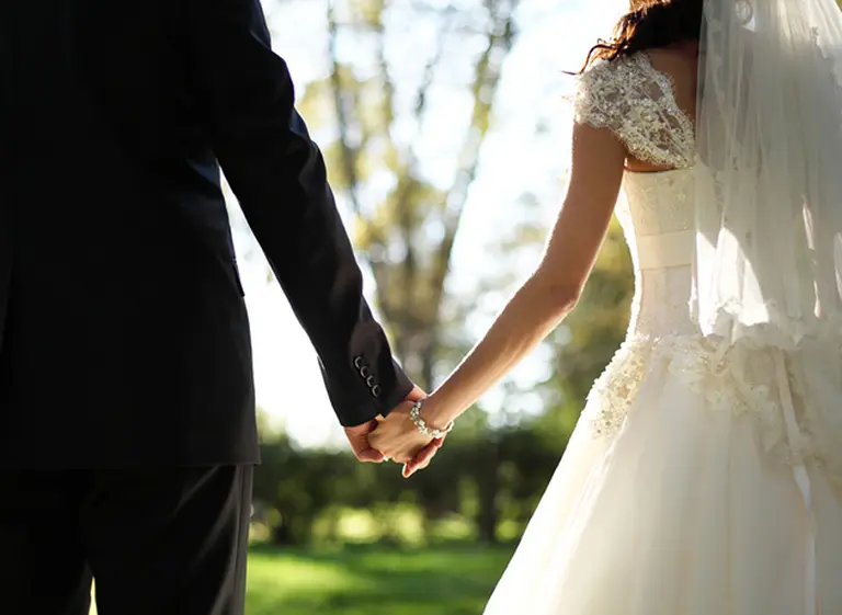 Cobrarán asignación por matrimonio quienes ganen hasta 30.000 pesos de salario bruto