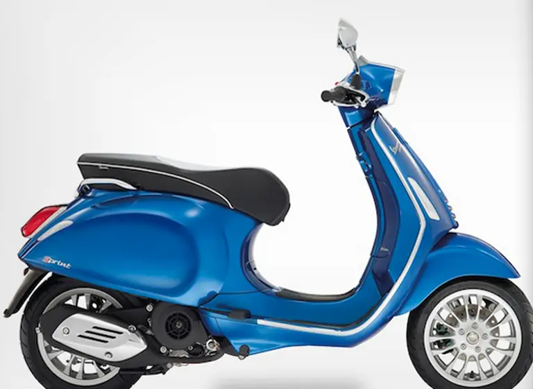 Grupo Piaggio presentó en Europa su nueva moto Vespa Sprint