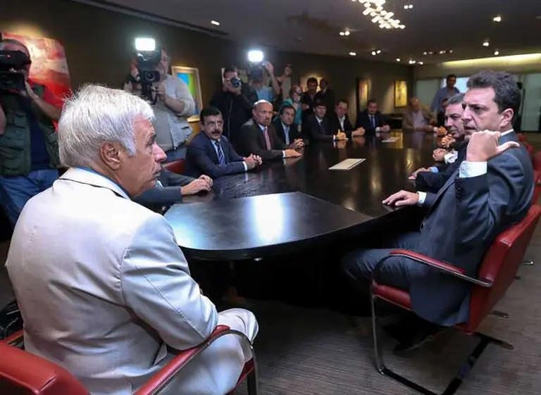 Massa se mostró con De la Sota y hablaron de una "agenda en común"